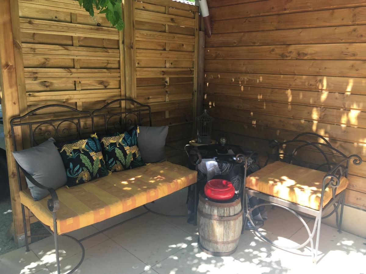 Dependance Privee - Halte Route Apartment Le Thor Exterior photo