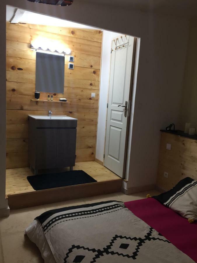 Dependance Privee - Halte Route Apartment Le Thor Exterior photo